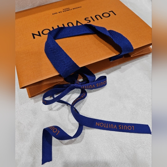 Louis Vuitton Shopping Bag "Stuff the Bag" Full of Goodies from Posh Sellers! - Picture 3 of 10